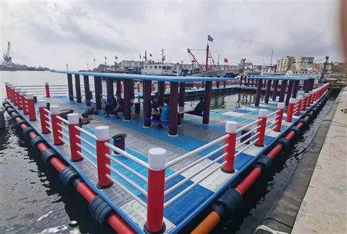 Pontile galleggiante semisommergibile in PE